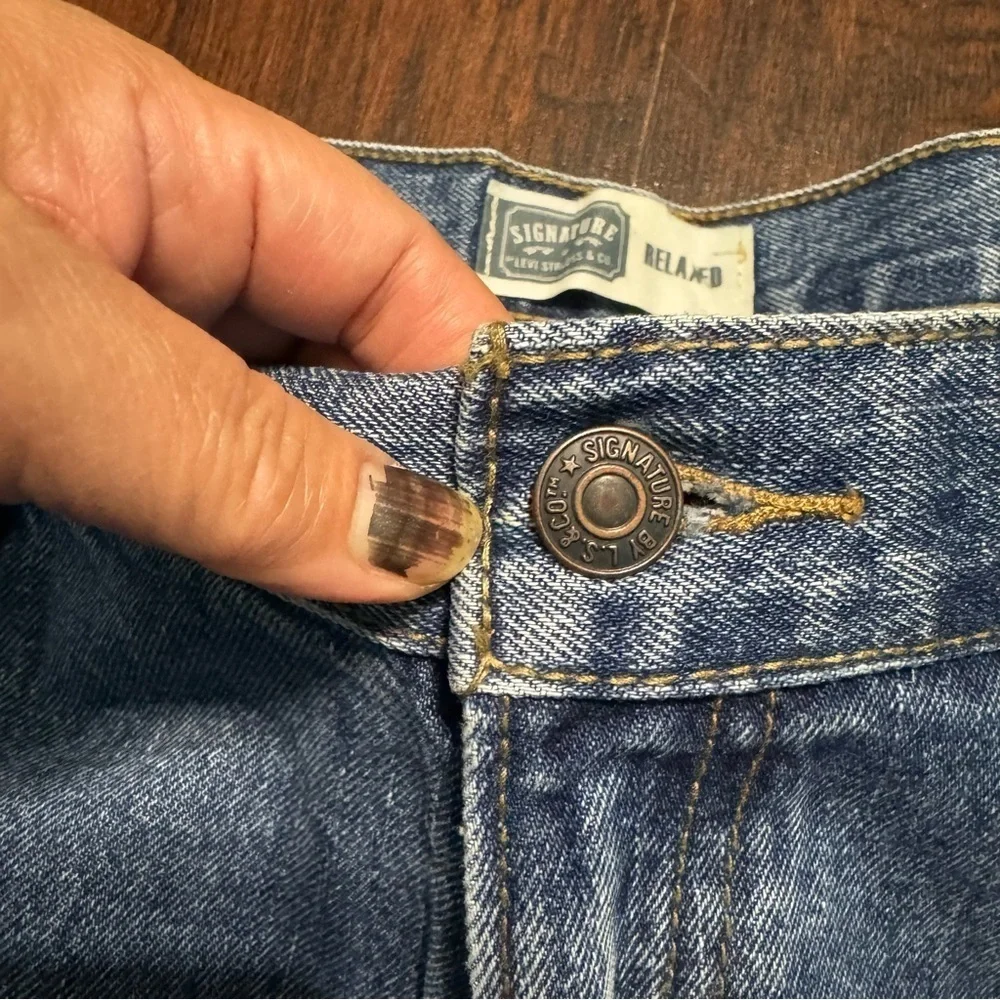 LEVI’s Signature Classic Blue Jeans Relaxed Fit 44x30
